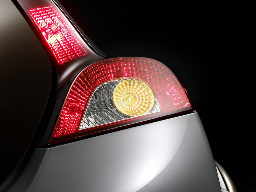  Volvo C30 Design Concept 2006 года  (фото 8 из 22)